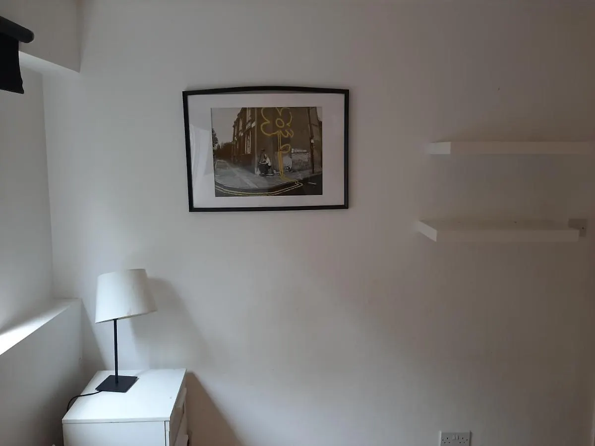 Hostel Bright Double Bedroom London